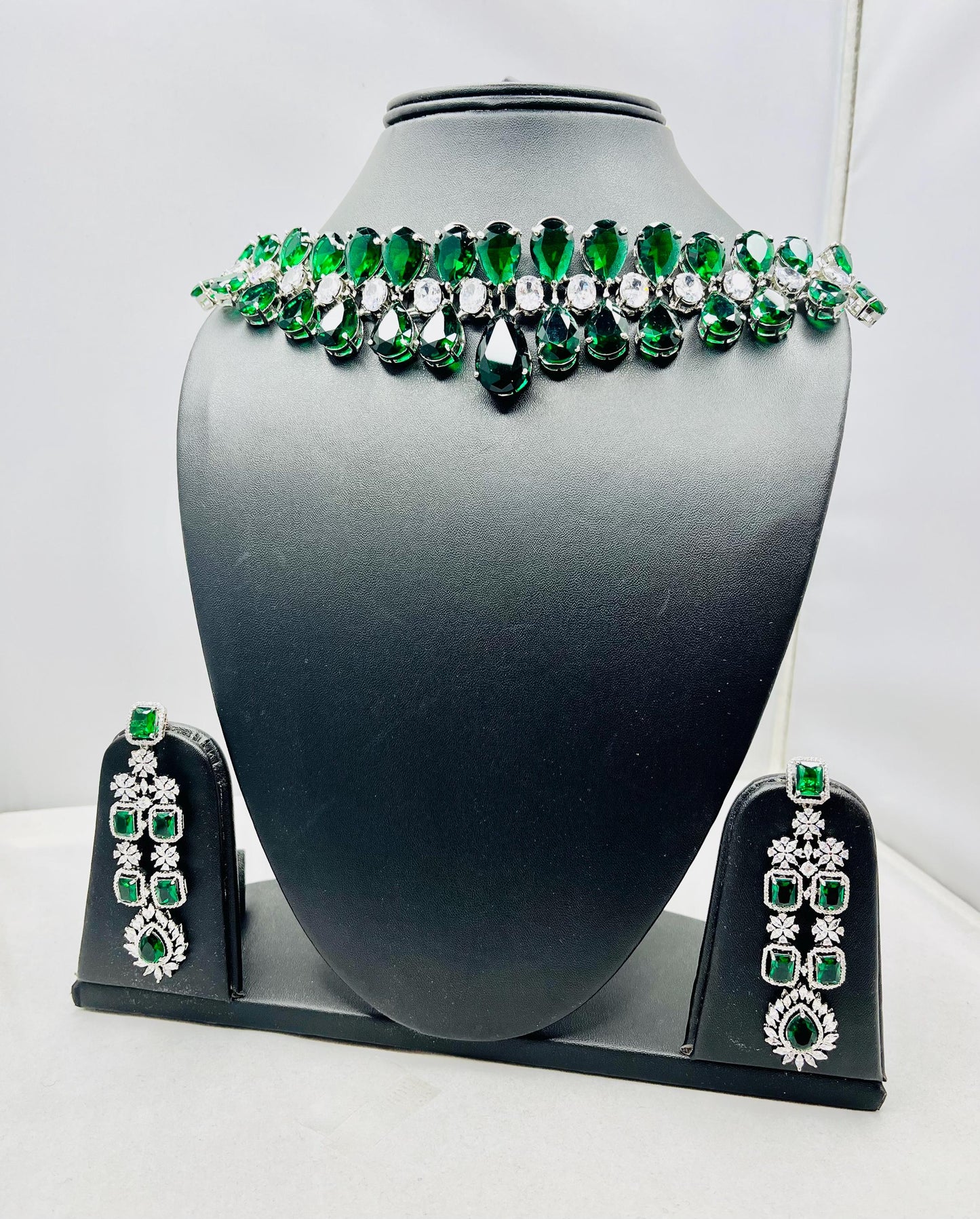 Green & White Choker Set
