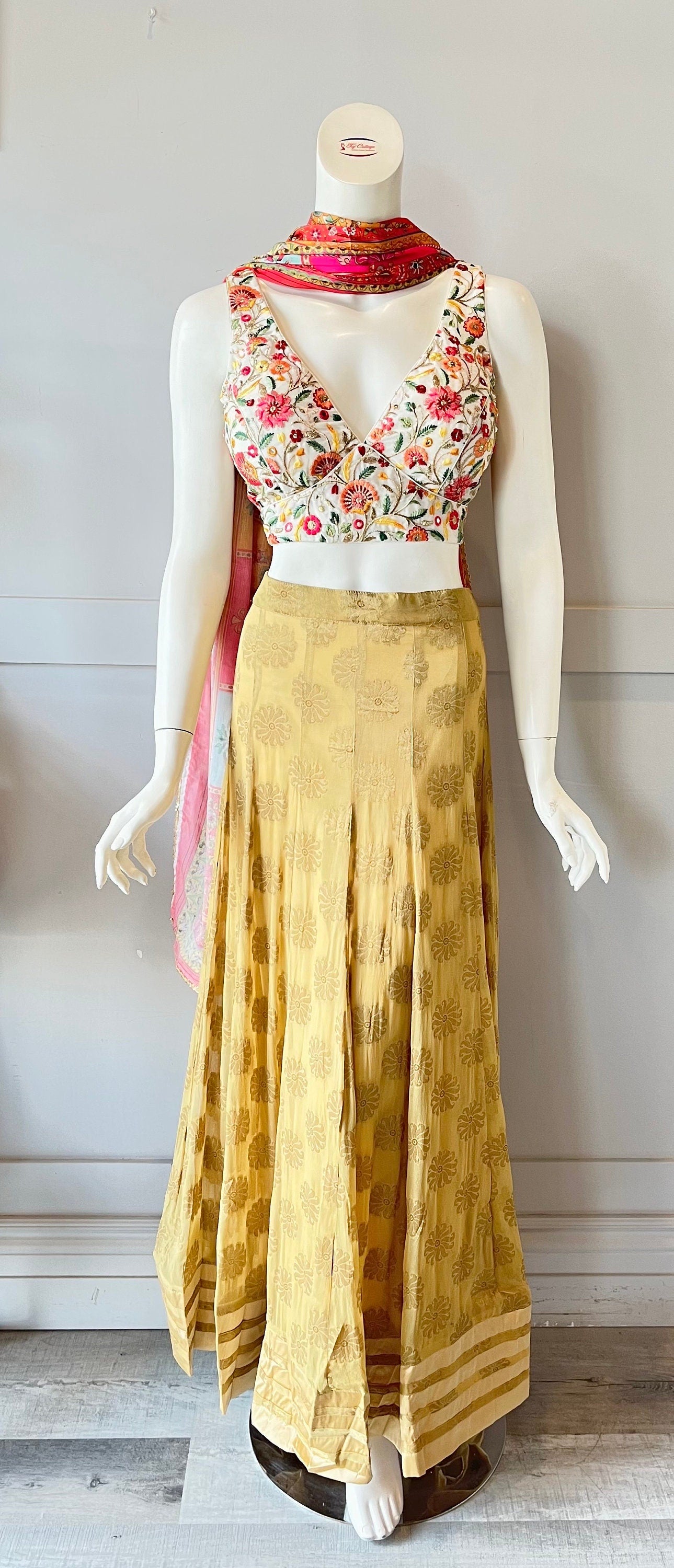 Gold & White Lehnga