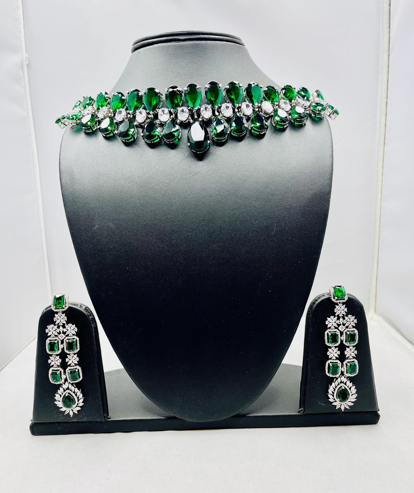 Green & White Choker Set