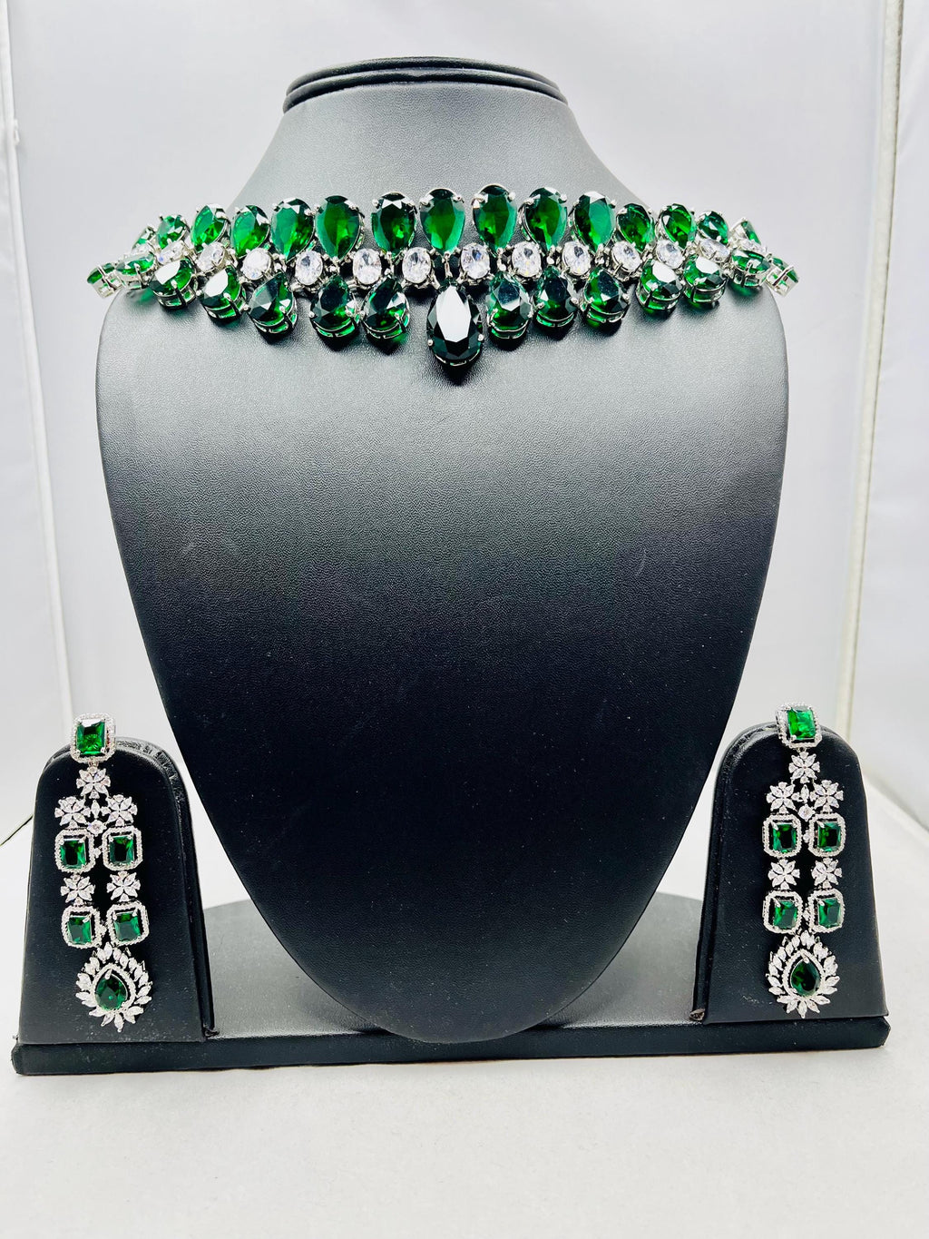 Green & White Choker Set