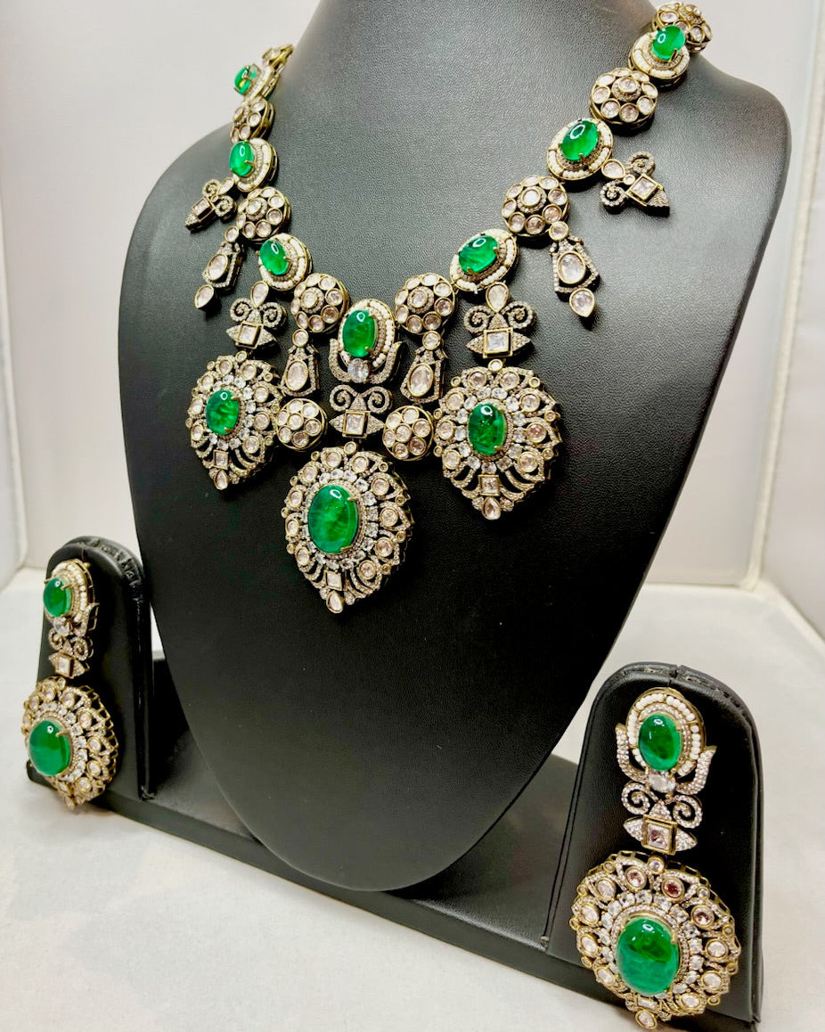 Emerald Green Stones Necklace Set