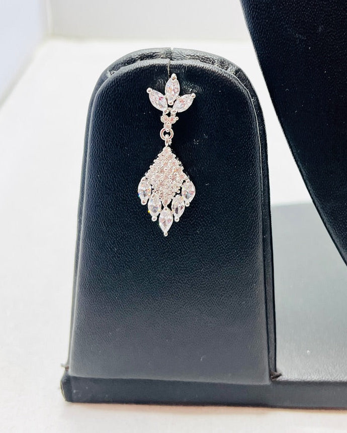 Fancy Silver Kundans Necklace Set