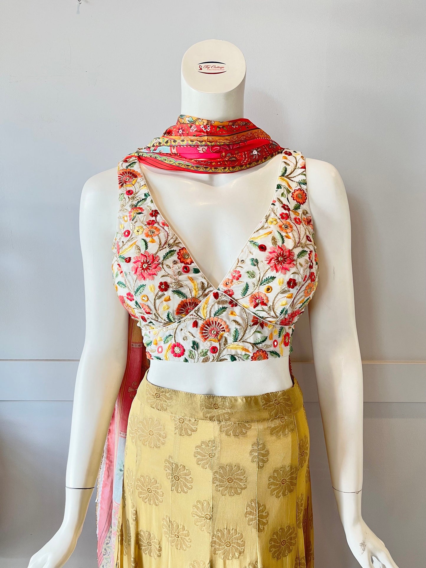 Gold & White Lehnga