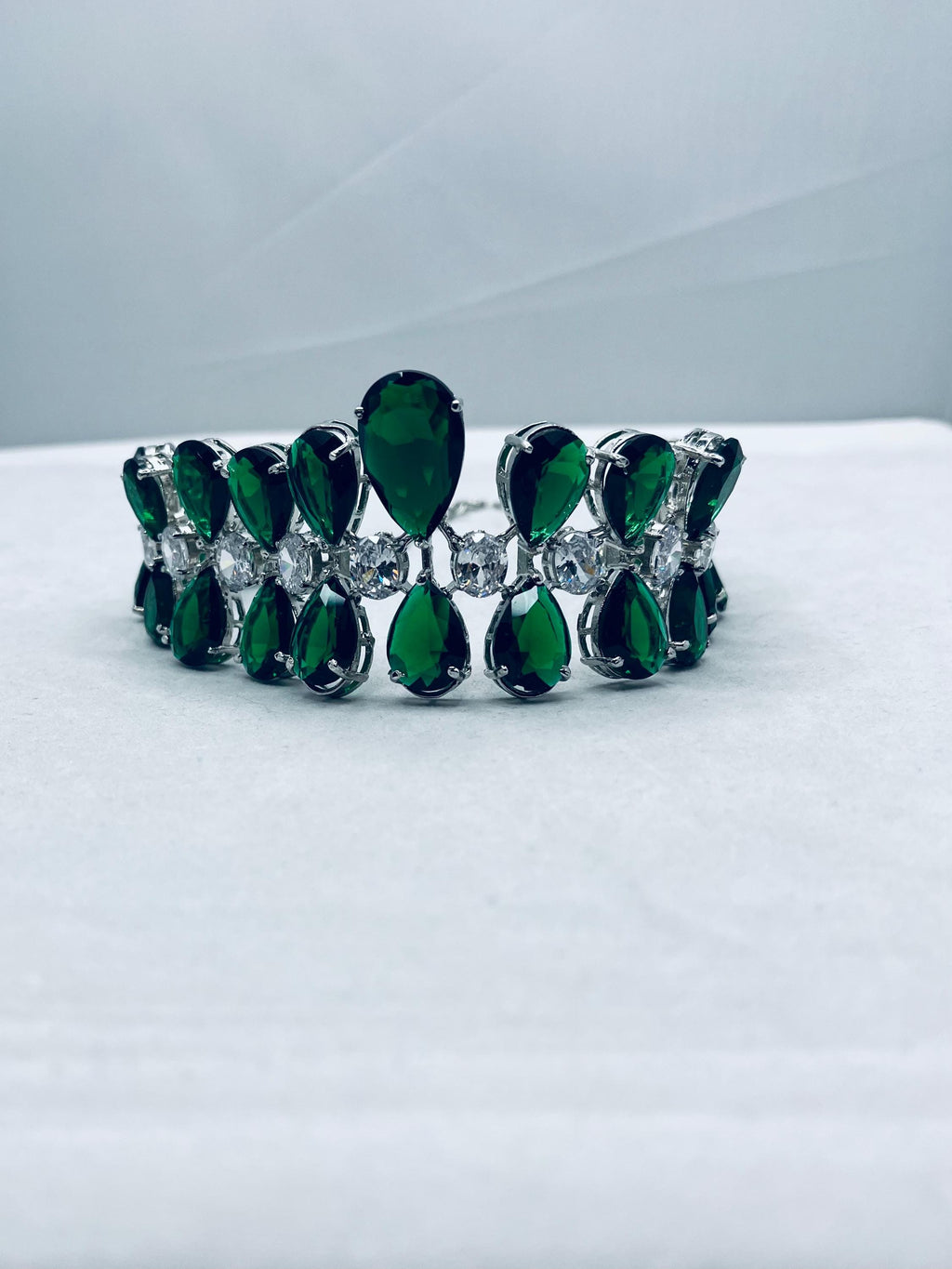 Green & White Choker Set