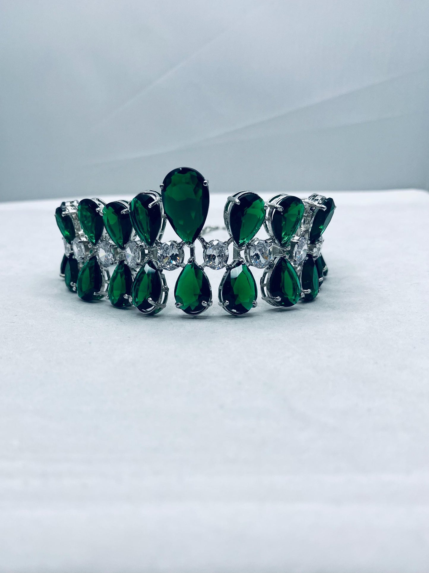 Green & White Choker Set