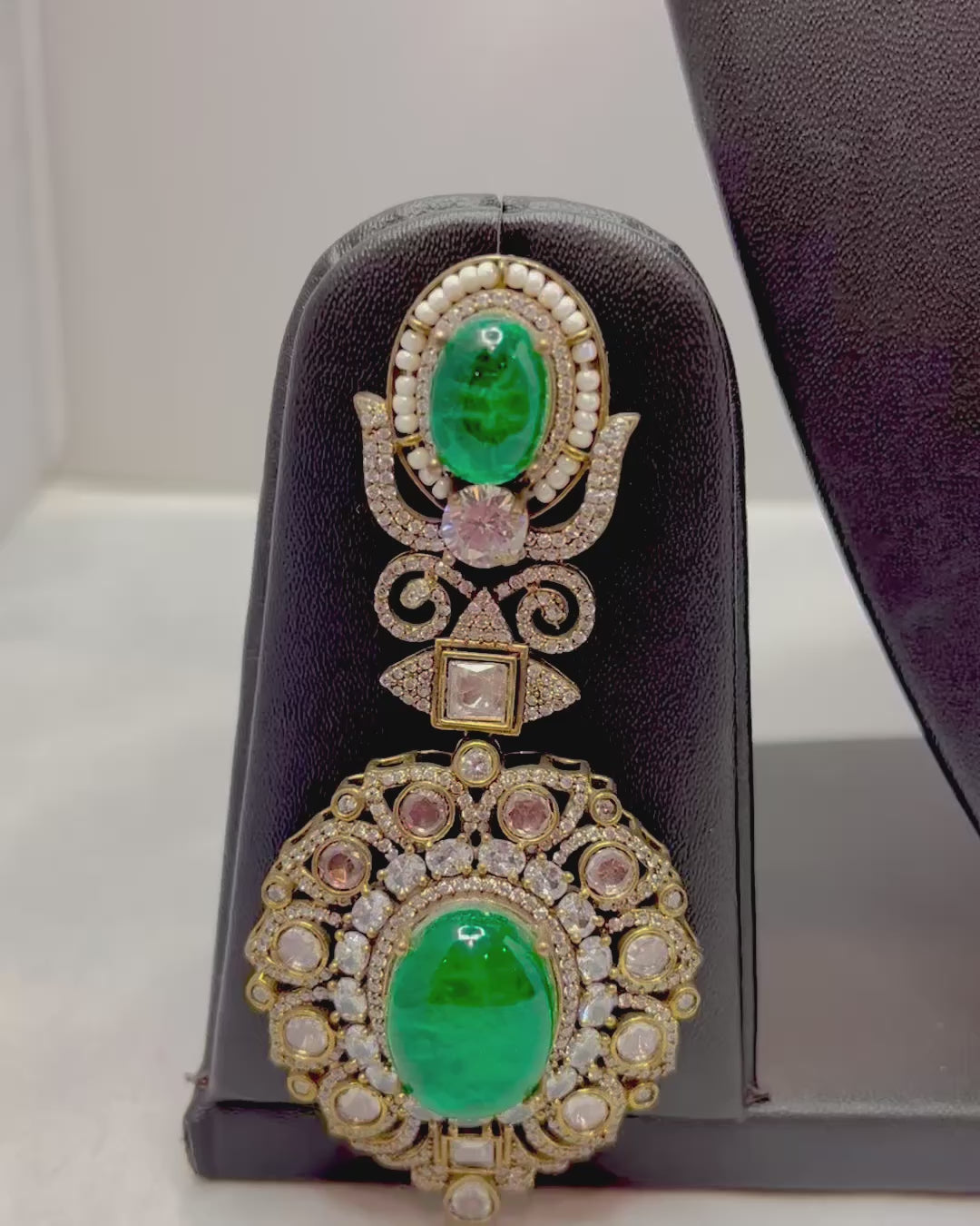 Emerald Green Stones Necklace Set