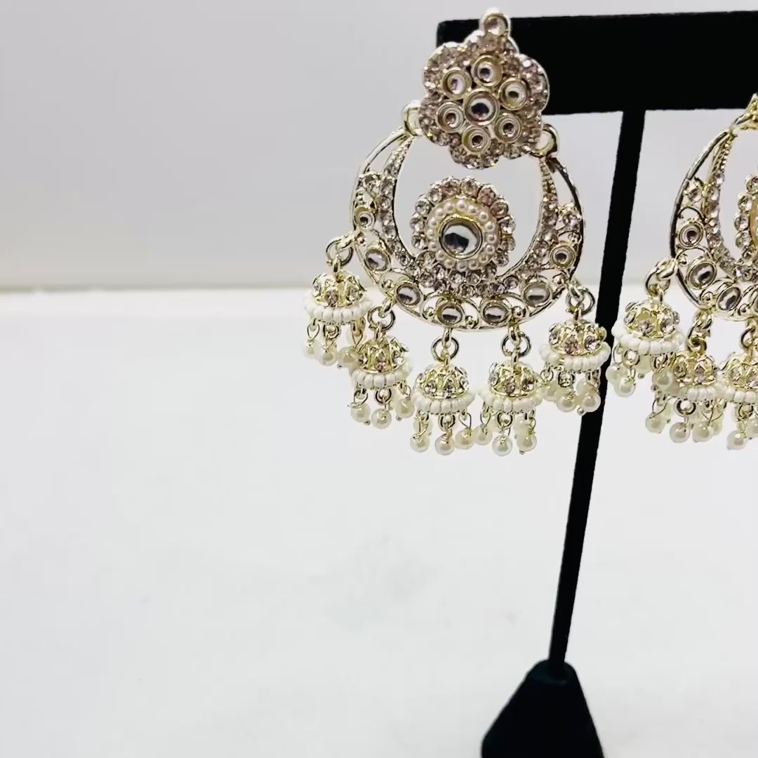 Kundan Earrings With Pearls