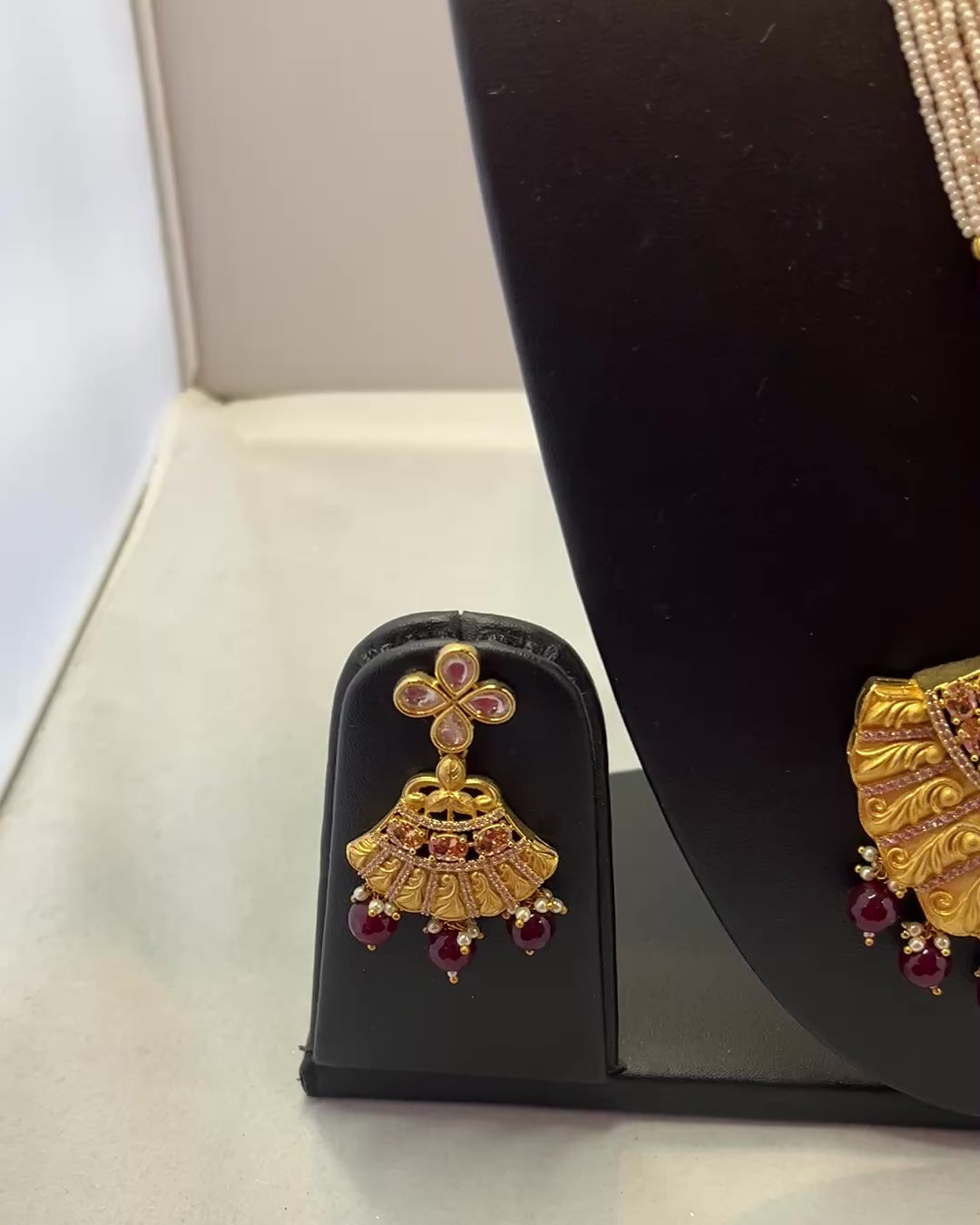 White & Gold Color Kundan Set